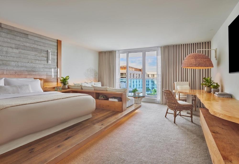 Junior Suite with Balcony